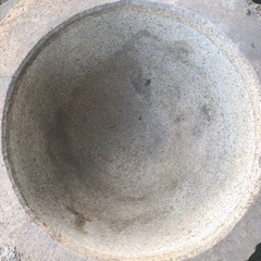 石臼（高さ約40cm）