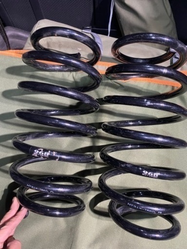 プレシャス！エクストレイルt31リフトアップコイル　グロスブラック プレシャス！エクストレイルt31リフトアップコイル グロスブラック