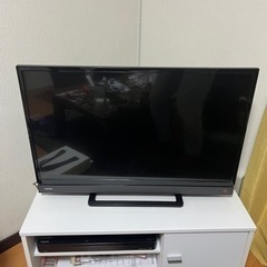TOSHIBA テレビ　32型　2017年製
