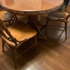 ダイニングテーブルと椅子三脚　食卓テーブル