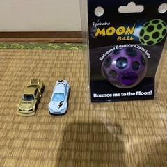 ムーンボールとミニカー2台のセット