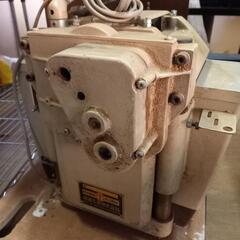 木材加工用機械 通電します。