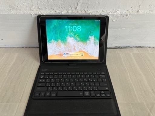 iPadとfireタブレットのセット 第6世代32GB　Bluetoothキーボード付き　wifiモデルと第5世代fire32GBメモリーカード、ケース付き