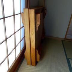 折り畳み式テーブル２つだと3000円です。