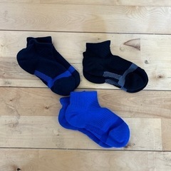 【新品】靴下3足セット（16-20cm）