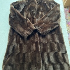 Sevetの毛皮のコート