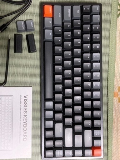 キーボード(有線、無線両用可能)