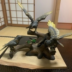 【決定】鷹の置き物 縁起物 松と鷹 アンティーク レトロ