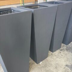 市場で販売中の訳アリプランター　半額で販売します