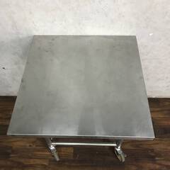 🔷🔶🔷WY8/3 ステンレス作業台 業務用 作業台 コンロ台 キャスター付き 正方形 厨房用品 W70×D70×H81cm 店舗 飲食店 ★直接引き取り歓迎🔷🔶🔷