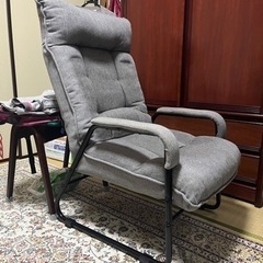 リクライニング可能の椅子