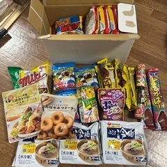 お菓子、焼きそば、冷麺