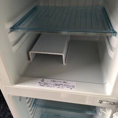 ☆中古￥11,800！Abitelax　138㍑2ドア冷蔵庫　家電　2020年製　AR-143E型　幅48㎝ｘ奥行53㎝ｘ高さ122㎝　【BJ300】