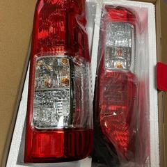 ハイエース200系7型 ダークプライムII 新車外し テールランプ