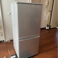 2017年製　シャープ　冷凍冷蔵庫  SJ-D14C-S