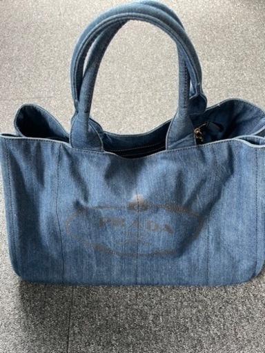 プラダ　カナパ　M 美品