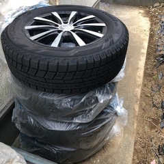 スタッドレスタイヤ4本（ホイール、ナット付き）