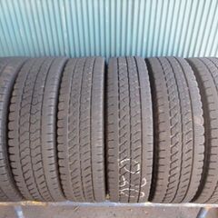 ブリヂストン　BLIZZAK W979　205/85R16 117/115L LT　6本　7〜8分溝5本と6〜7分溝1本　2022年製