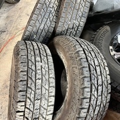 YOKOHAMA GEOLANDAR A/T 285/75/16