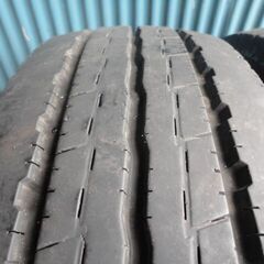 ヨコハマ　LT51R　225/85R16 LT12PR　2本　8〜9分溝