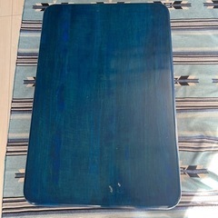青いテーブル　無料