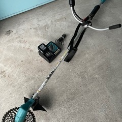 makita マキタ 充電式草刈機 MUR142UD 刈払機 バ...