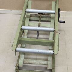 マキタ makita 補助ローラー R300 昇降式 ハンドル 木工機械 350～800mm 耐荷重 100kg 水平面積 300×915mm (HD1780atxY)