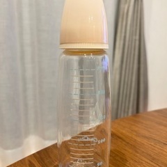 ガラス製　哺乳瓶