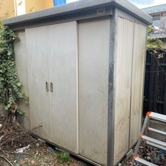 TYストックハウスの物置。1回使用の開け閉めのみだけでとてもきれい