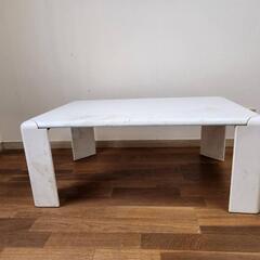 白テーブル