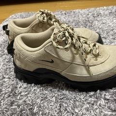 NIKE ラハール　ベージュ　23.5㎝