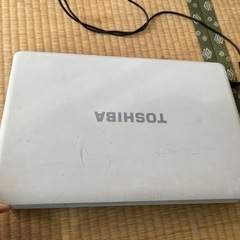 東芝　TOSHIBA dynabook パソコン　2011年製