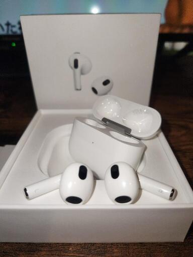 ついに再販開始！】 美品！Apple Airpods (第3世代)MagSafe対応 携帯