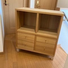 IKEAの家具　収納付き本棚