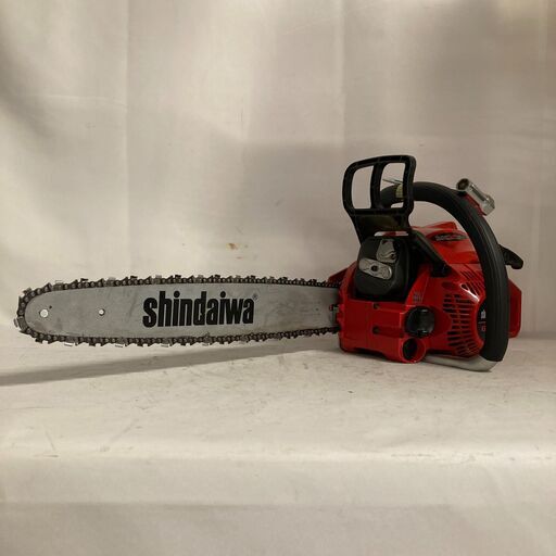 【中古】【動作OK】【店頭引取限定】shindaiwa 新ダイワ エンジンチェーンソー E2135S 38,500円（税込）