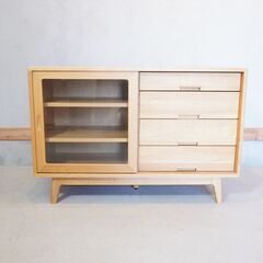 IDC大塚家具の人気シリーズ Nordy(ノルディー) サイドボードです。ホワイトオーク材のナチュラルな質感と北欧スタイルのデザインはナチュラルテイストや和モダンなどのオシャレなインテリアに♪DJ412