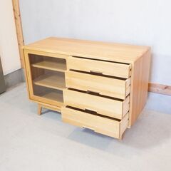 IDC大塚家具の人気シリーズ Nordy(ノルディー) サイドボードです。ホワイトオーク材のナチュラルな質感と北欧スタイルのデザインはナチュラルテイストや和モダンなどのオシャレなインテリアに♪DJ412