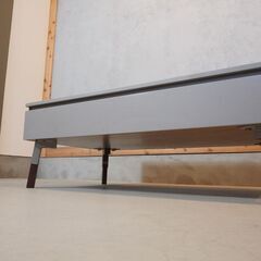 moda en casa(モーダエンカーサ)取り扱いメーカーSketch(スケッチ)のOde(オデ) リフトアップセンターテーブル。天板下にはビルドインストレージがあり、引き出しも付きで豊富な収納量。DJ432