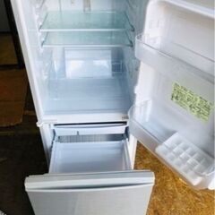 福岡市内配送無料　シャープ SHARP SJ-D14C-s [小型 冷蔵庫 137Ｌ つけかえどっちもドア