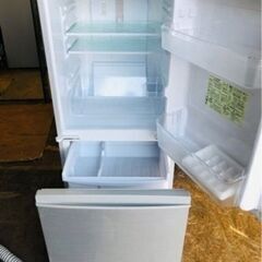 福岡市内配送無料　シャープ SHARP SJ-D14C-s [小型 冷蔵庫 137Ｌ つけかえどっちもドア