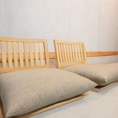 表参道にあるおしゃれなインテリアショップWISEWISE(ワイスワイス)のAKI(アキ) 座椅子/座布団付 2脚セット。オーク無垢材のナチュラル感と和のテイストが優しい雰囲気のローチェアーです♪DJ436