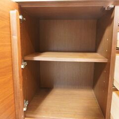 Hiromatsu Furniture(広松木工)のVERA CREPA(ベラクレッパ) キャビネット。オーク材の木目を活かしたスリットが魅力的なサイドボードは北欧スタイルやカフェ風のお部屋に♪DJ439