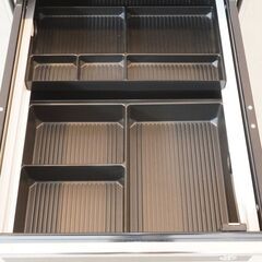 UMS Haller(ハラー)のロールボーイ/鍵付です♪モダンクラシックなデザインはデスクのサイドワゴンはもちろんリビングやキッチン収納などとしても活躍する2段キャビネットです！DJ444