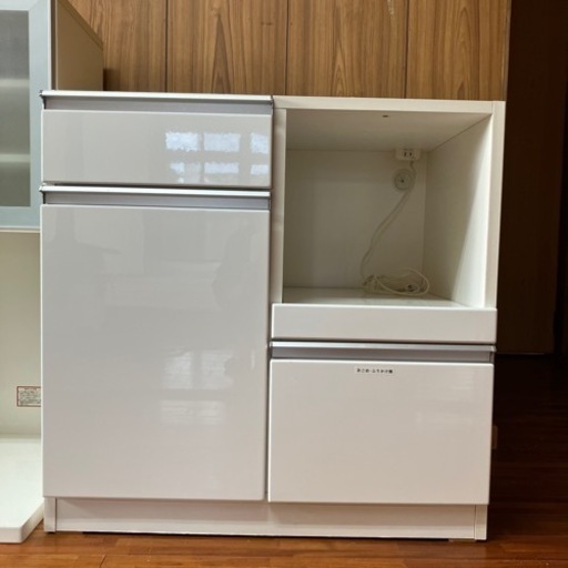 キッチンボード　食器棚　ホワイト　まだまだ使えます！