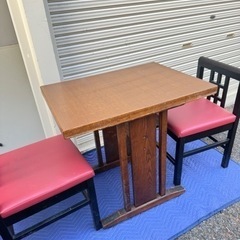 テーブルと椅子のセットです、単品も可能です