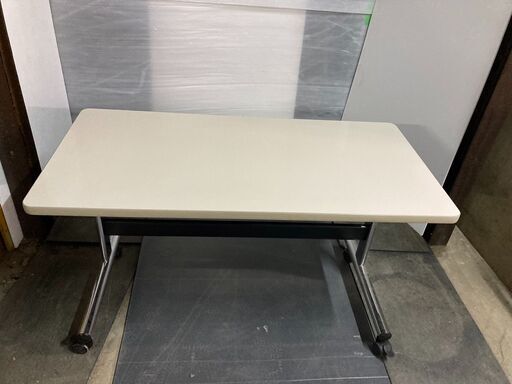 オカムラ　スタックテーブル　パネル付き　1200×600×720
