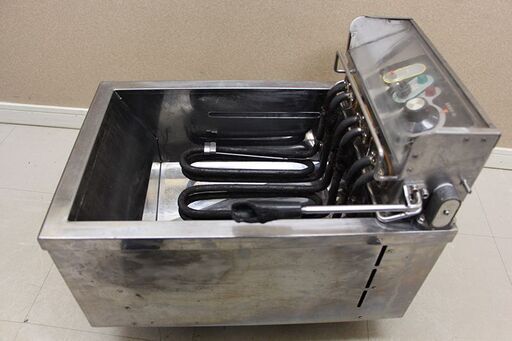 中古 業務用 卓上 小型 電気 単相200V フライヤー 現状品 傷汚有 厨房機器 店舗用品 (J1316kxwY) 中古 業務用 卓上 小型 電気 単相200V フライヤー 現状品 傷汚有 厨房