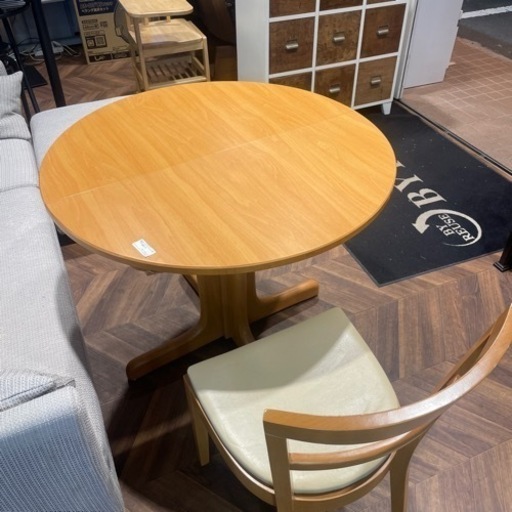 売約済み【BY REUSE 霧島国分新町店 出張買取•見積完全無料¥0】  伸長式ダイニングテーブル〜椅子一脚付き〜