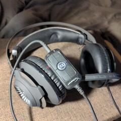 HyperX Cloud Revolver + 7.1 有線 ゲ...