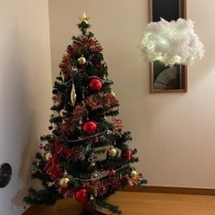 クリスマスツリー　と　おしゃれな飾りもの　たくさん！！！